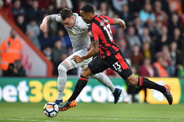 以助攻形式 以助攻形式